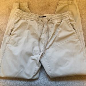 Men’s khaki joggers